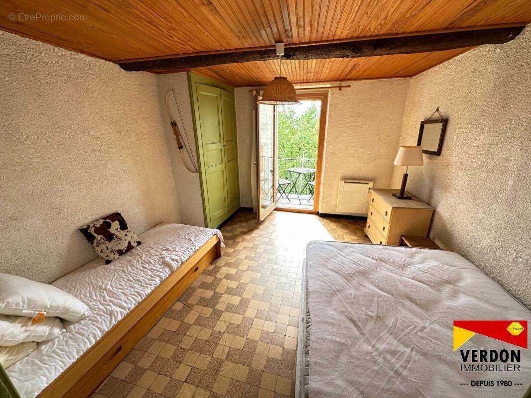 Appartement à SAINT-ANDRE-LES-ALPES