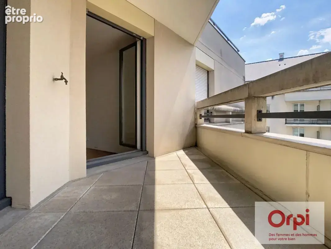 Appartement À Vendre - photo 2