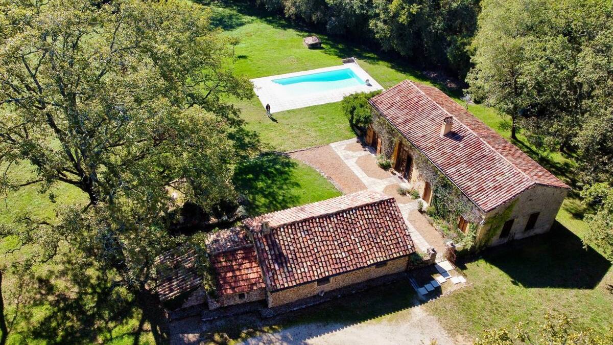 Maison à MAUZAC-ET-GRAND-CASTANG