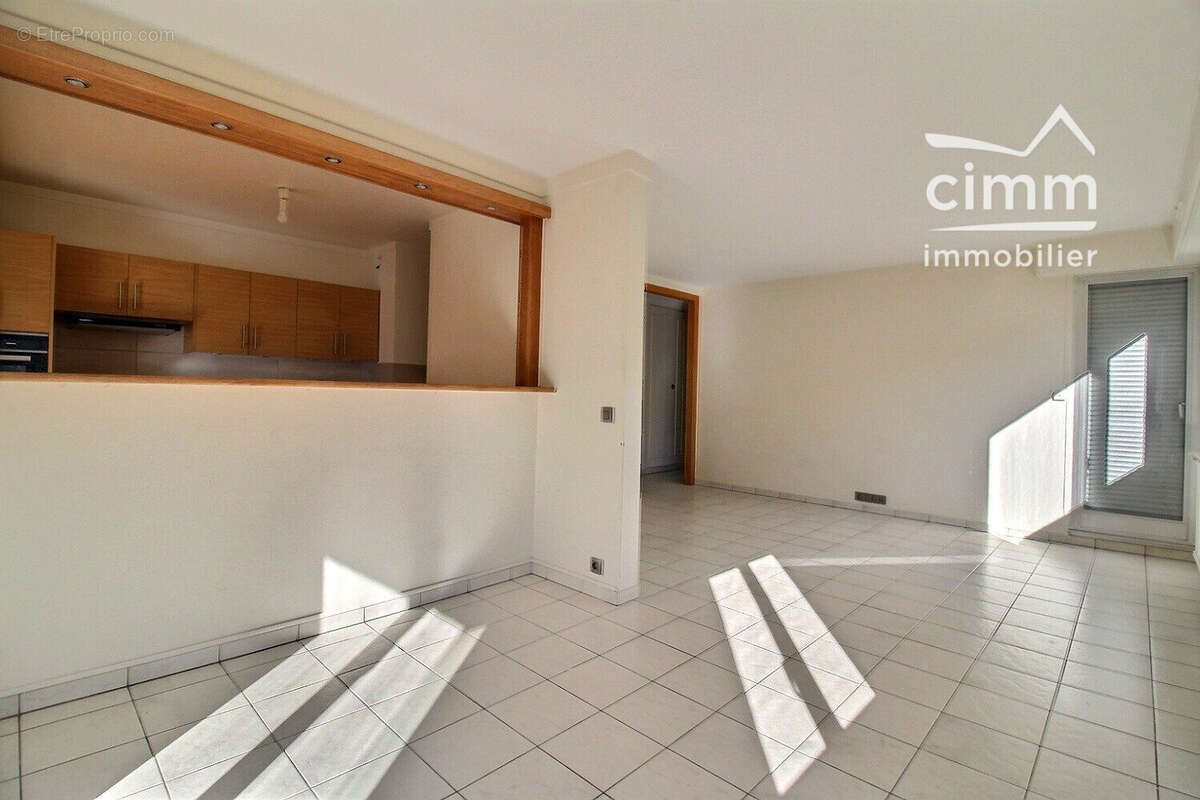 Appartement 90 m² à Sallanches  - photo 2