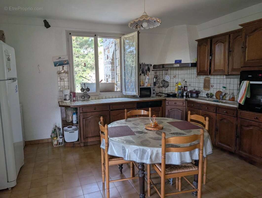 Maison à SAINT-BRES