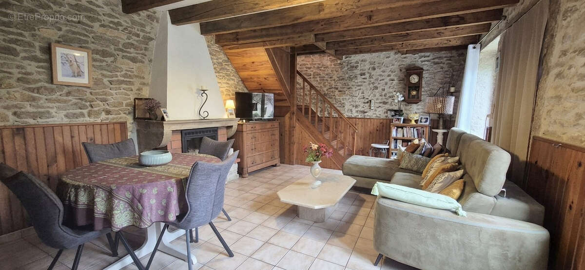 Maison à MONTALIEU-VERCIEU