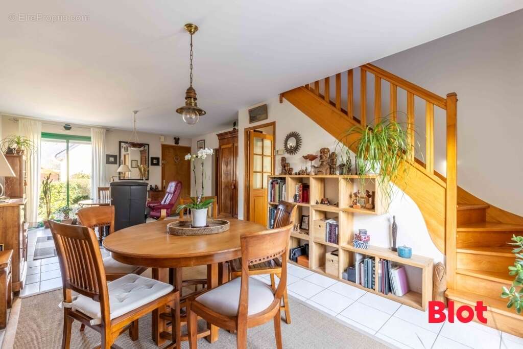 Maison à BRUZ