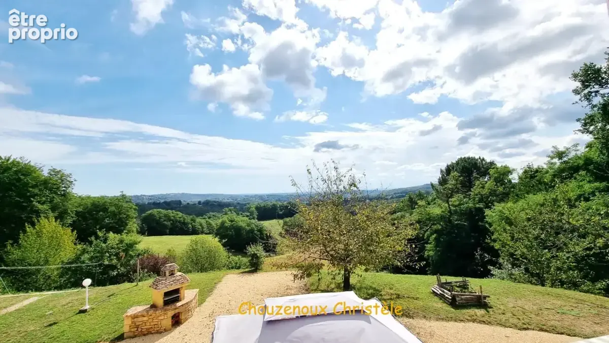 24200 Sarlat La Caneda :Maison et gîte, dépendances et piscine sur 5000m² - photo 15