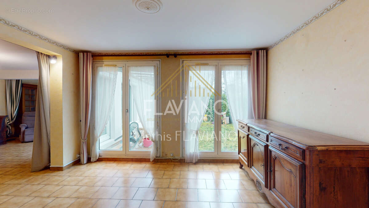 Appartement à SAINT-MICHEL-SUR-ORGE