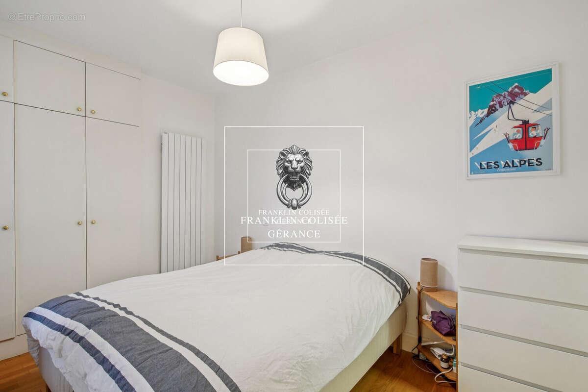 Appartement à PARIS-16E