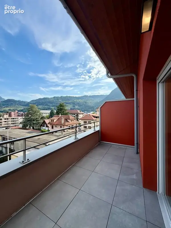 CLUSES CENTRE – T2 duplex prêt à vivre - sans délais - photo 8