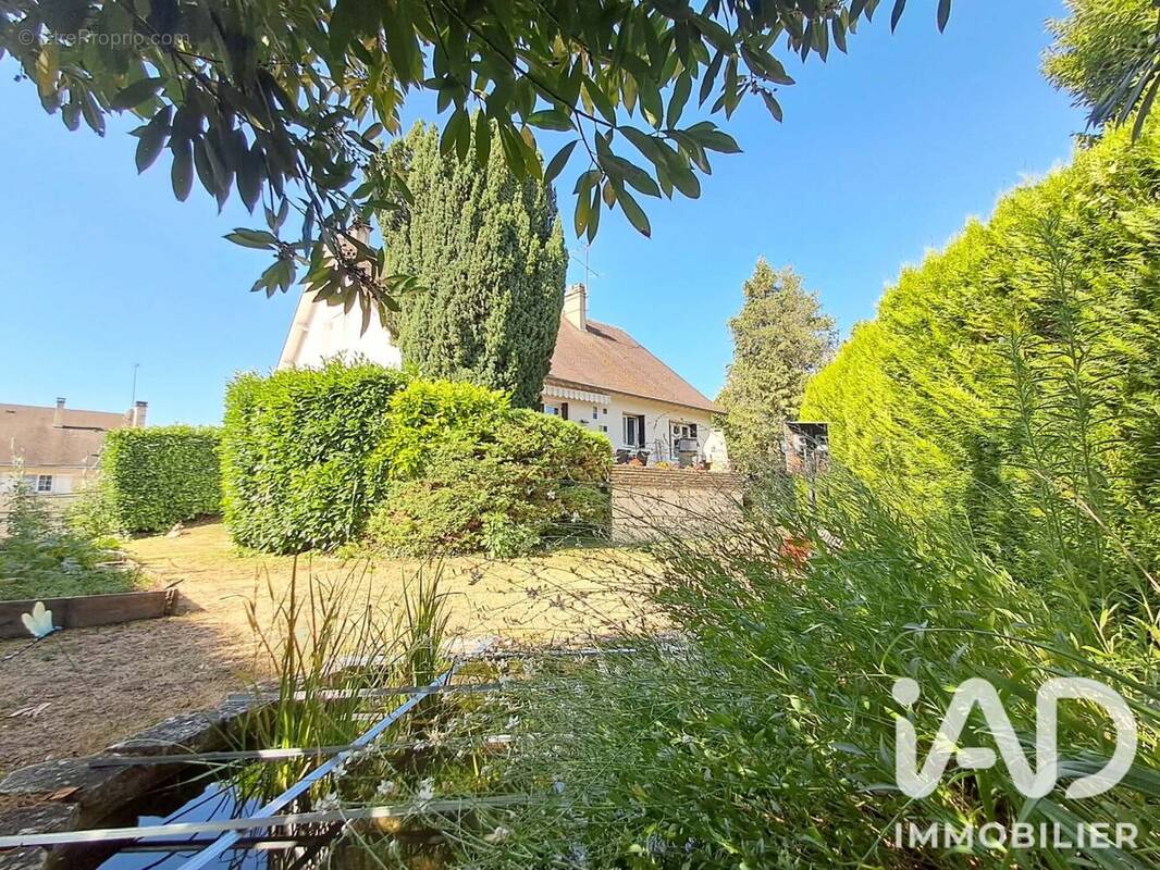 Photo 1 - Maison à BRIENON-SUR-ARMANCON