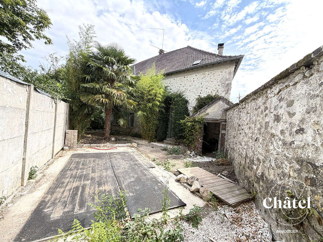 Proche Nanteuil le Haudouin - Maison 5 pièces - photo 14