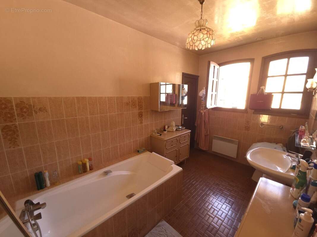 Maison 188 m² à Le Fleix  - photo 9