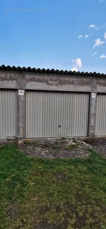 Parking à SAINT-ETIENNE