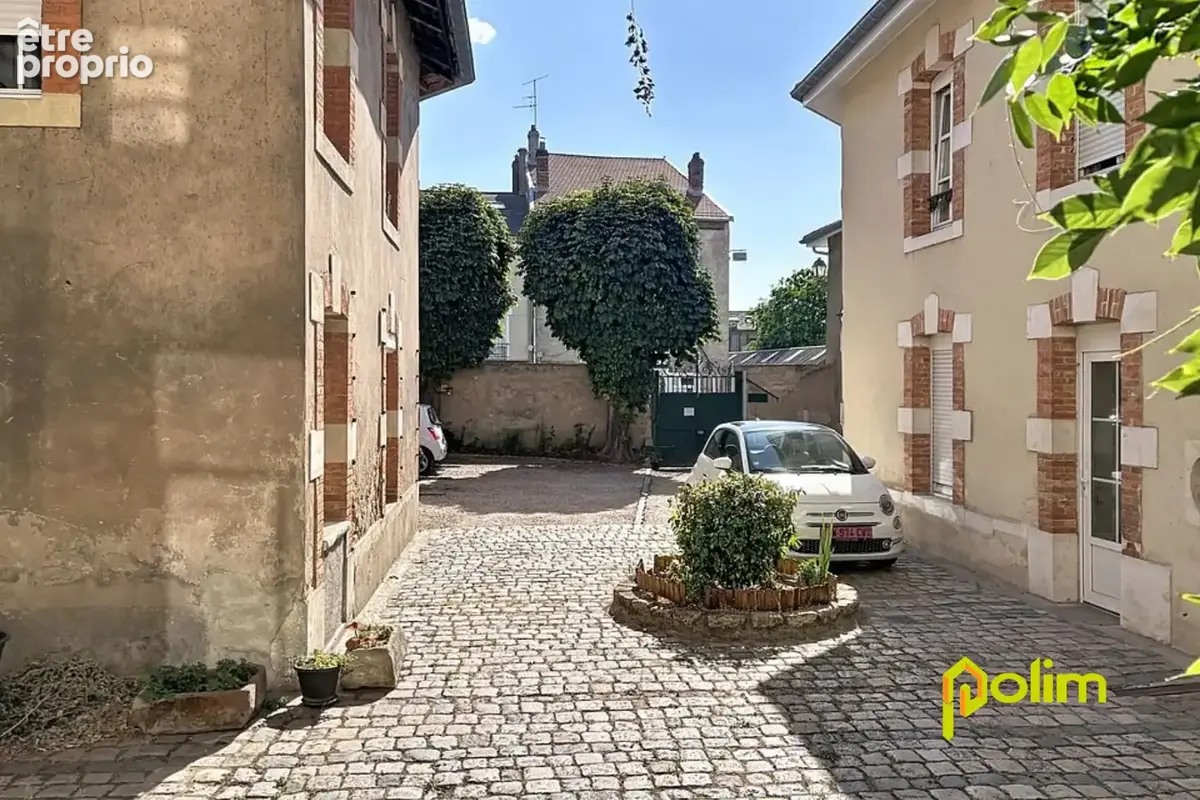 bel appartement F4 de 79 m2 avec grenier au dessus , parfait état - photo 4