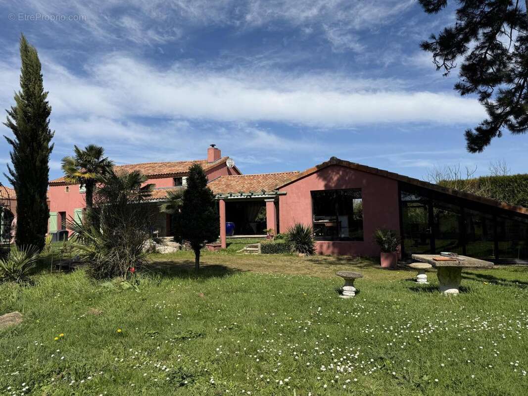 Maison 190 m² à Le May-Sur-Evre  - photo 2