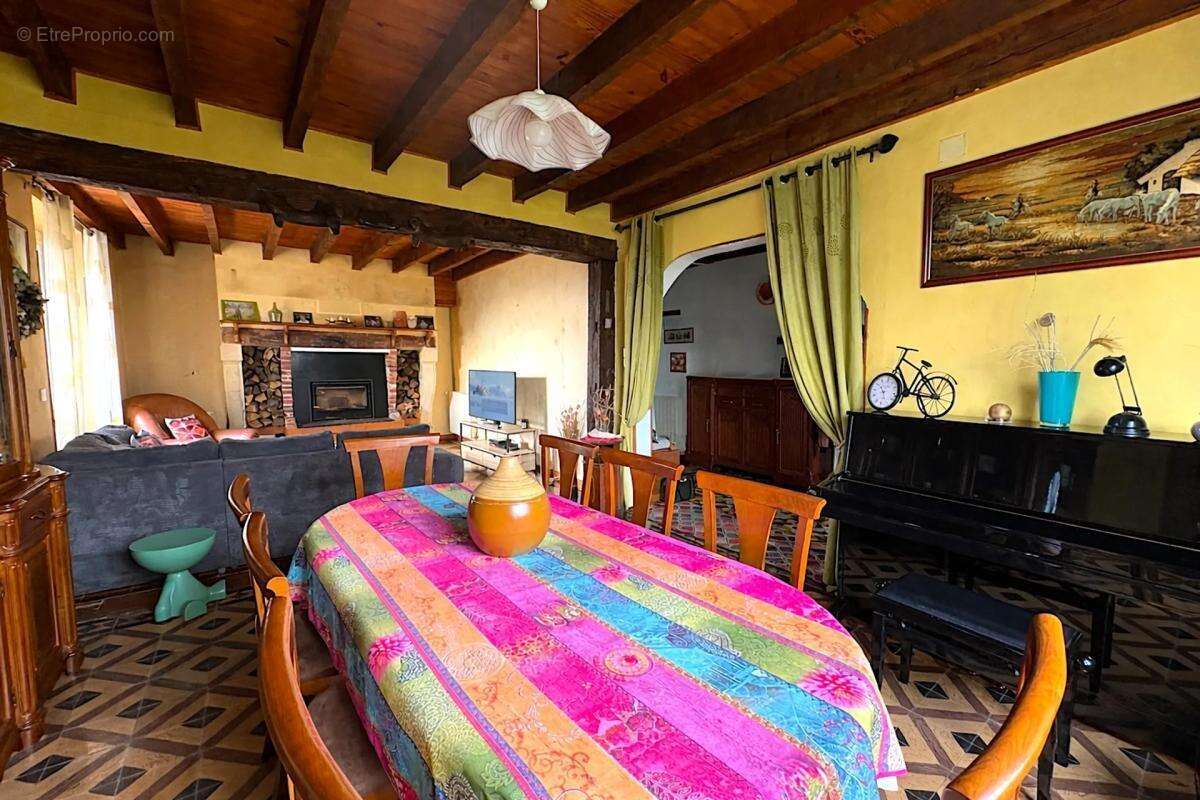 Maison à BAHUS-SOUBIRAN