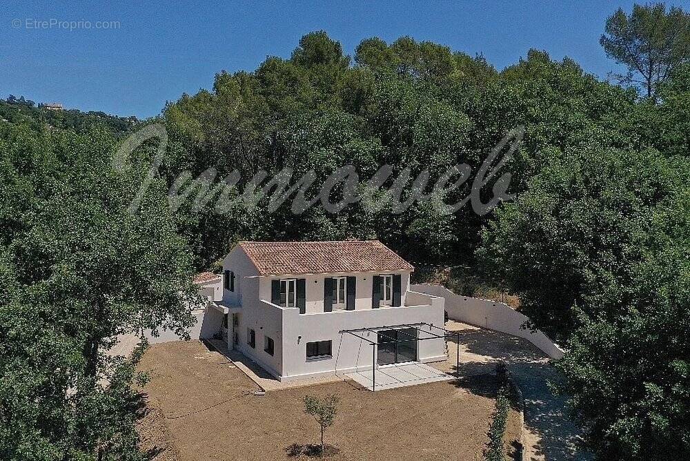 Appartement à MONTAUROUX