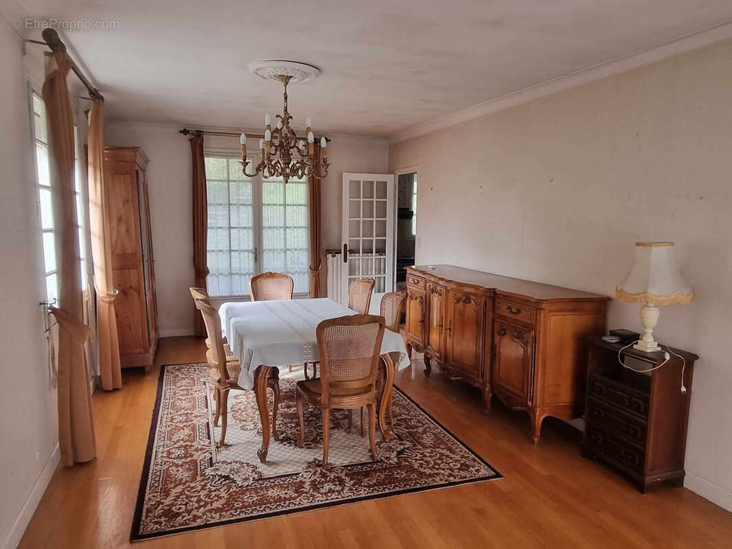 Maison à SAINT-CALAIS