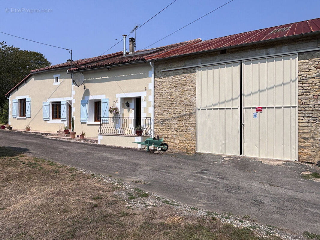 Maison à CHATAIN