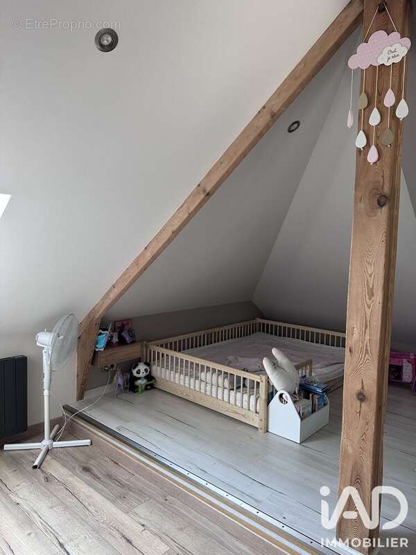 Maison 92 m² à Beugin  - photo 6