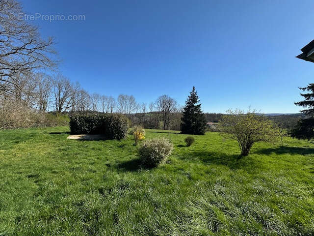 Maison à CHASTELLUX-SUR-CURE