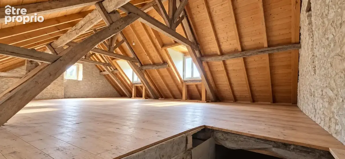 Ensemble immobilier en pierre de deux maisons à restaurer l'intérieur, sur parcelles d'environ 3 hectares - photo 4