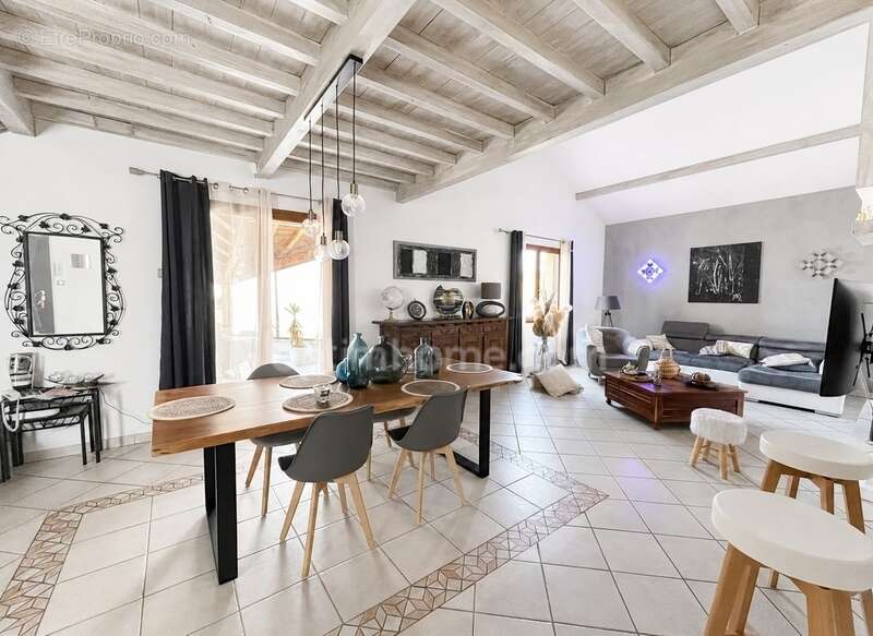 Maison à JANNEYRIAS