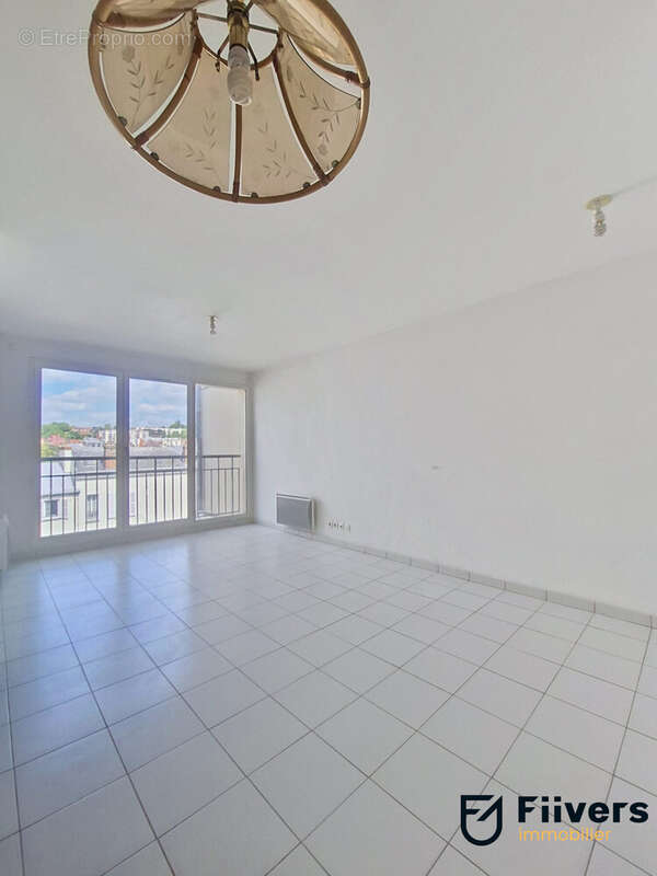 Appartement à CORBEIL-ESSONNES