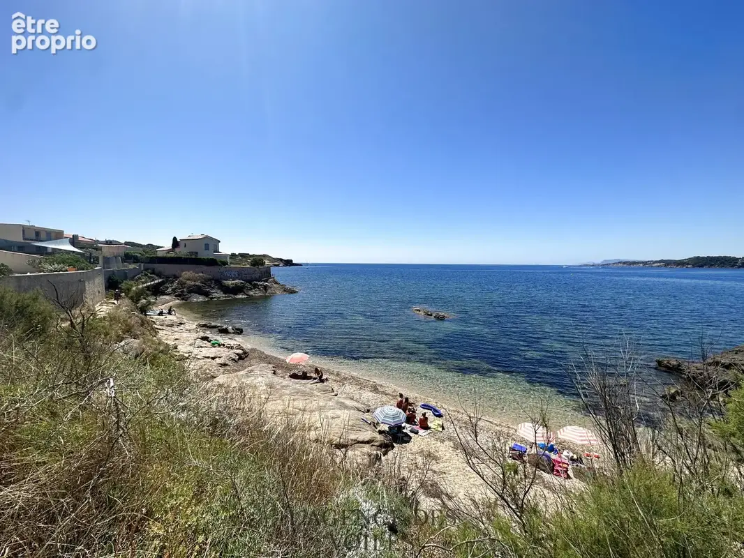 Six-Fours-Les-Plages, magnifique T3 de 81m2 avec 155m2 de jardin aperçu mer - photo 3