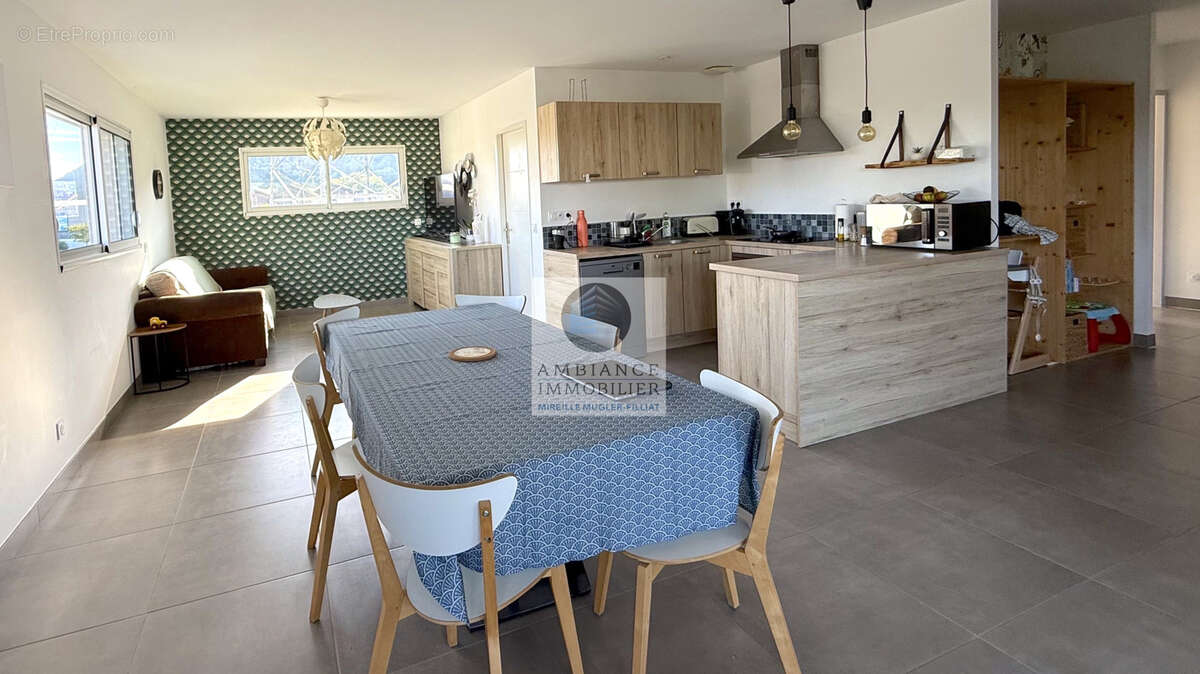 Appartement à GUILHERAND-GRANGES