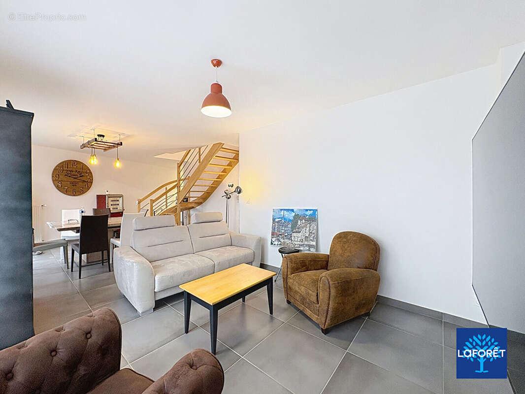 Maison à COLOMBY-SUR-THAON