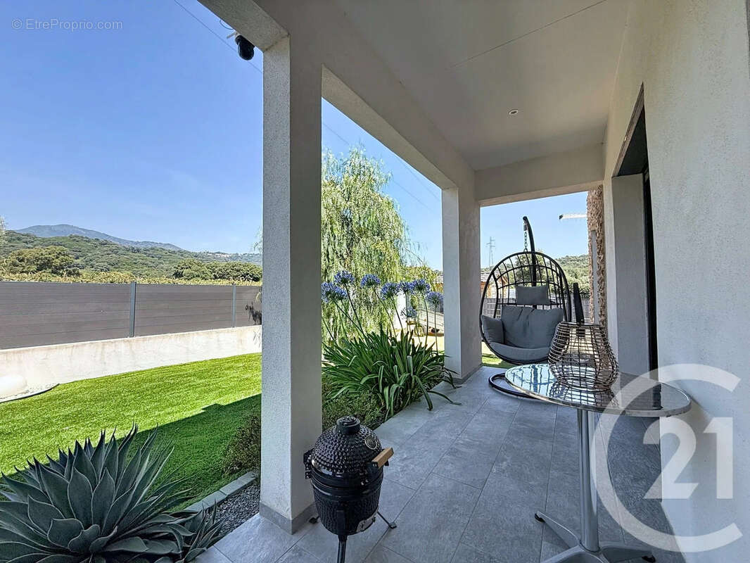 Maison 100 m² à Santa-Lucia-Di-Moriani  - photo 26