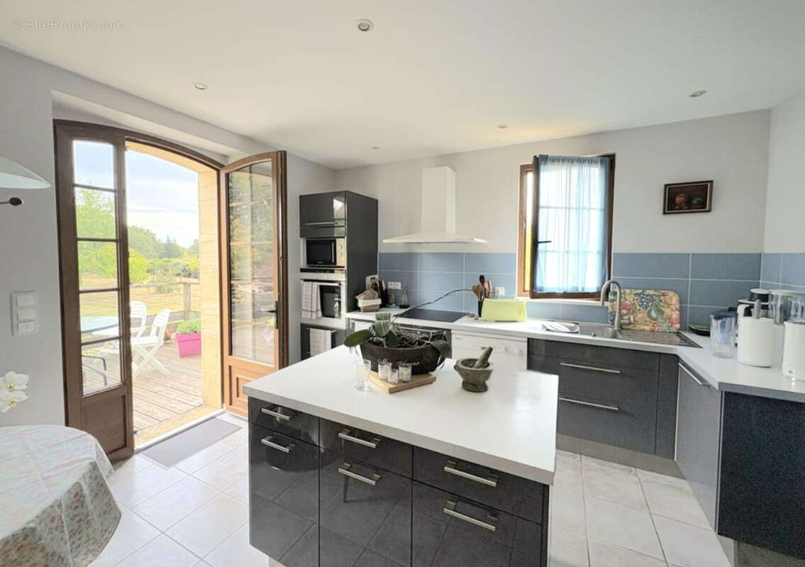 Maison à SALLES-DE-BELVES