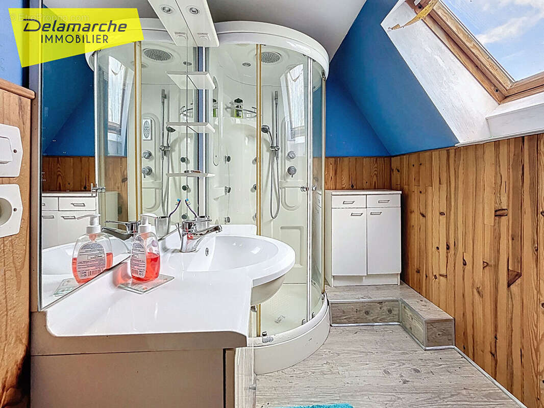 Maison à LE MESNIL-VILLEMAN