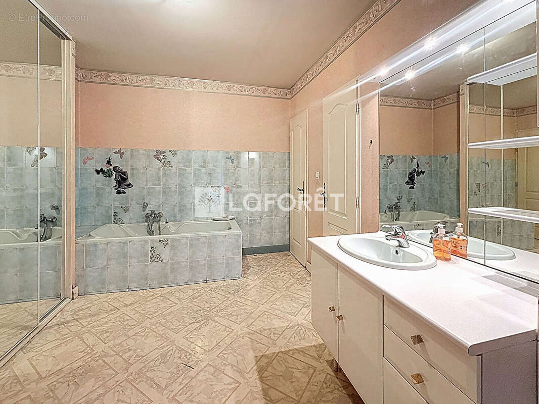 Maison à MONTREVEL-EN-BRESSE