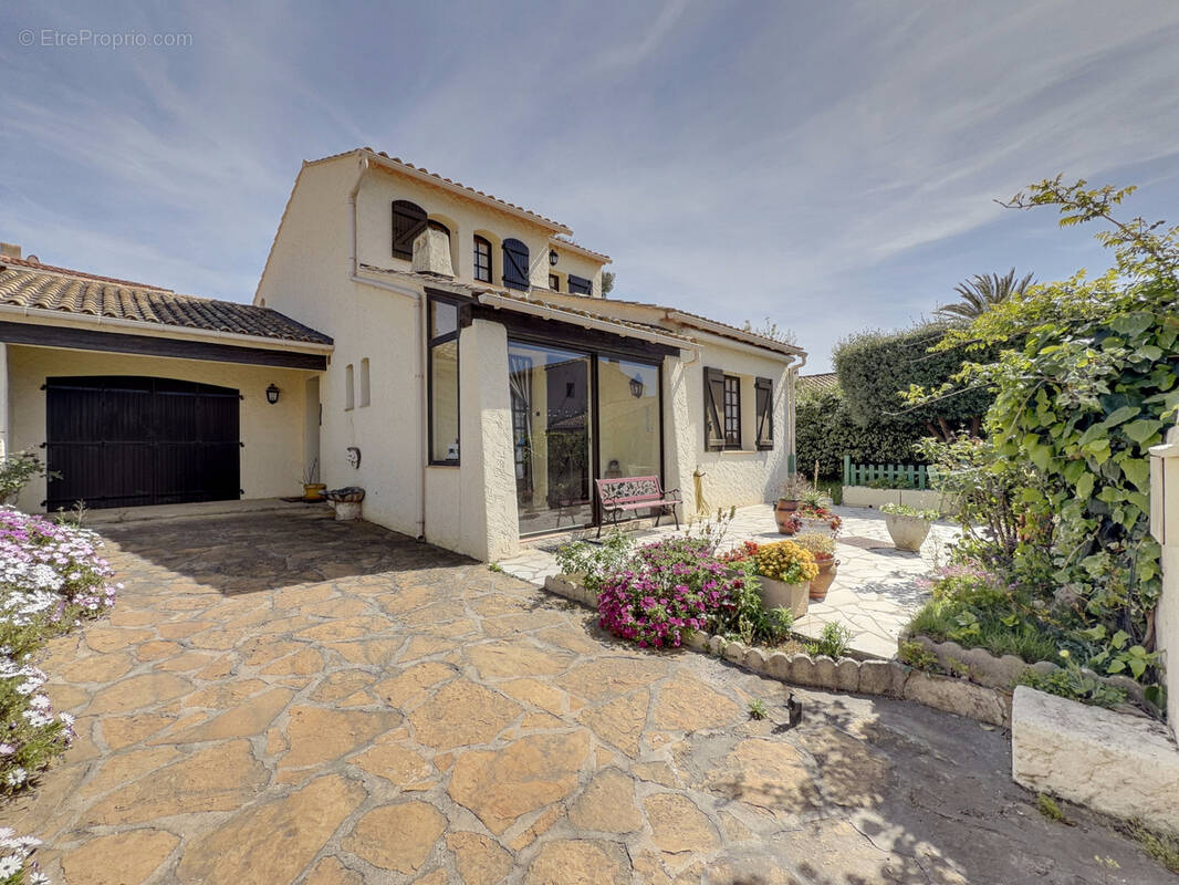 Maison à SIX-FOURS-LES-PLAGES