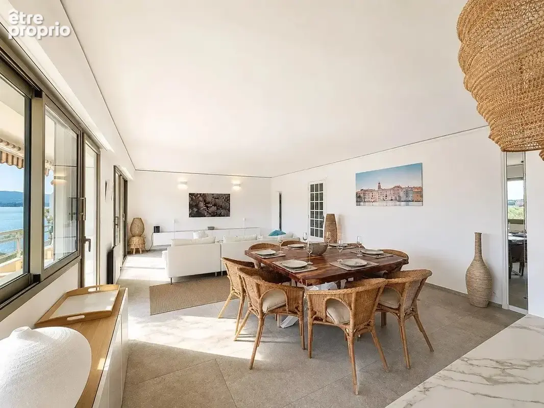 Saint-tropez — pieds dans l’eau vue mer 3 chambres - photo 4