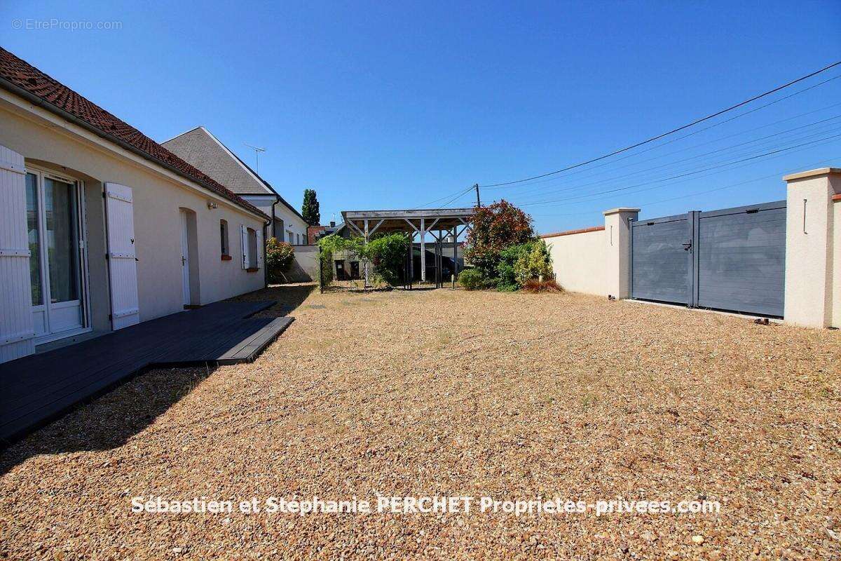 Maison à SAINT-PERAVY-LA-COLOMBE