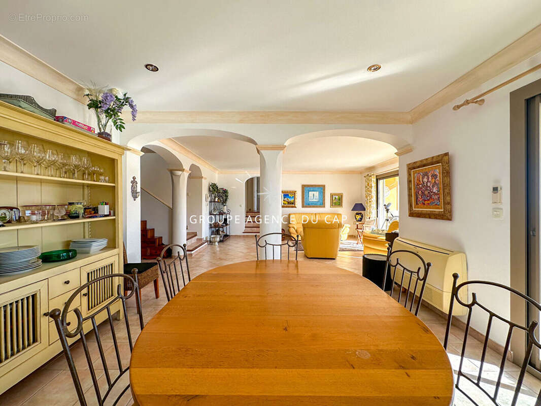 Villa vue mer 177m² 7 pièces avec 4 chambres piscine garage et car port,  aux issambres - photo 13