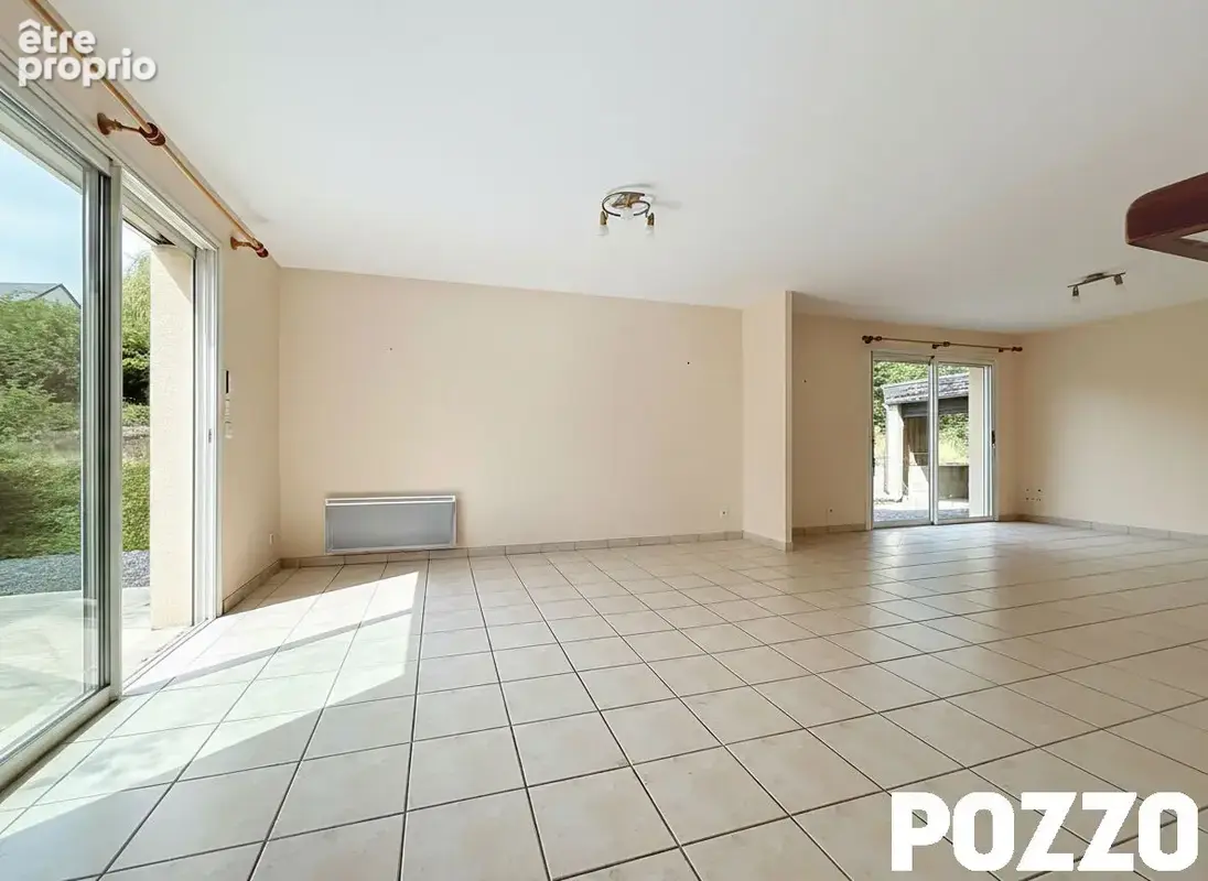 A vendre. conde sur vire. proche bourg et ecoles . maison avec vie de plain pied. - photo 4