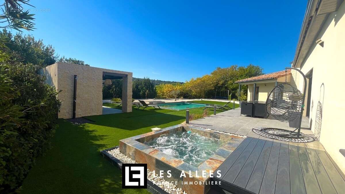 Maison à LES GRANGES-GONTARDES