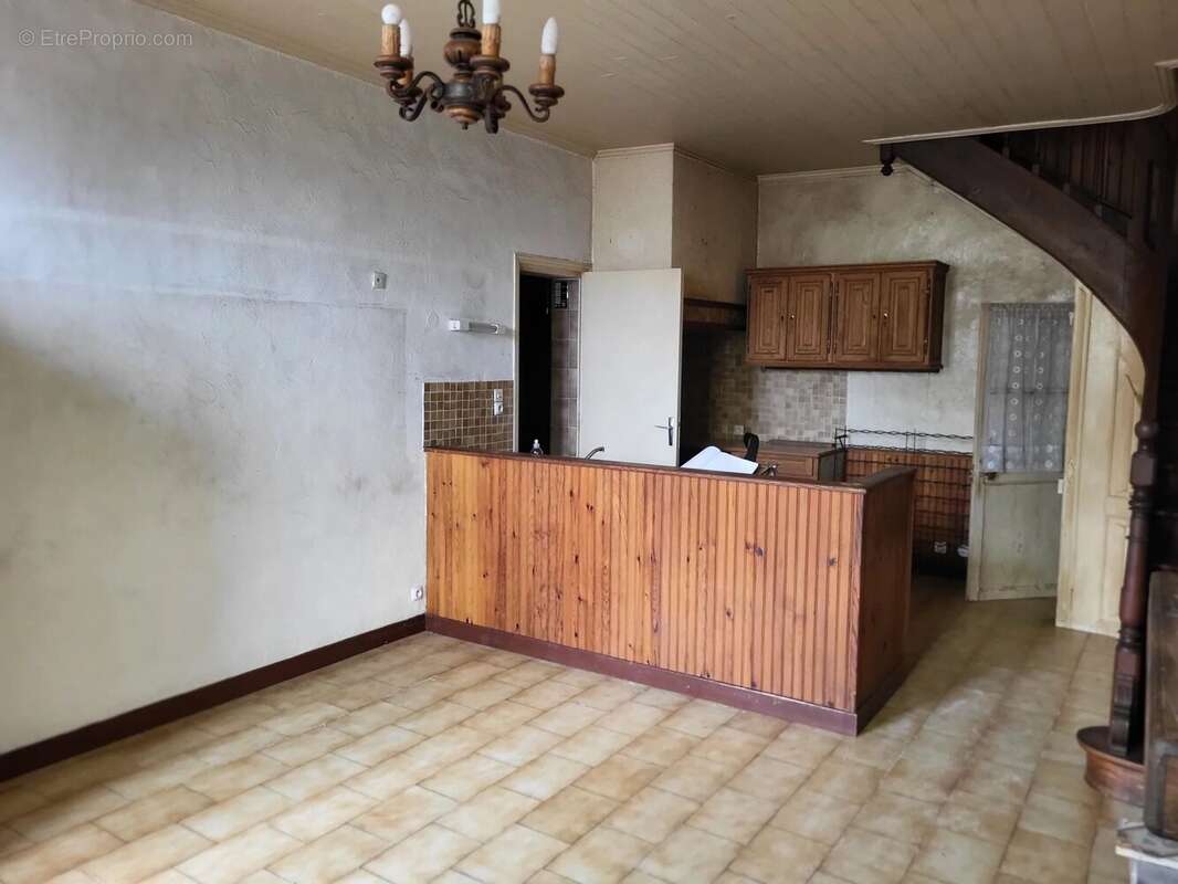 Projet de rénovation de trois chambres à une courte distance de la place de Saint Savin - photo 3