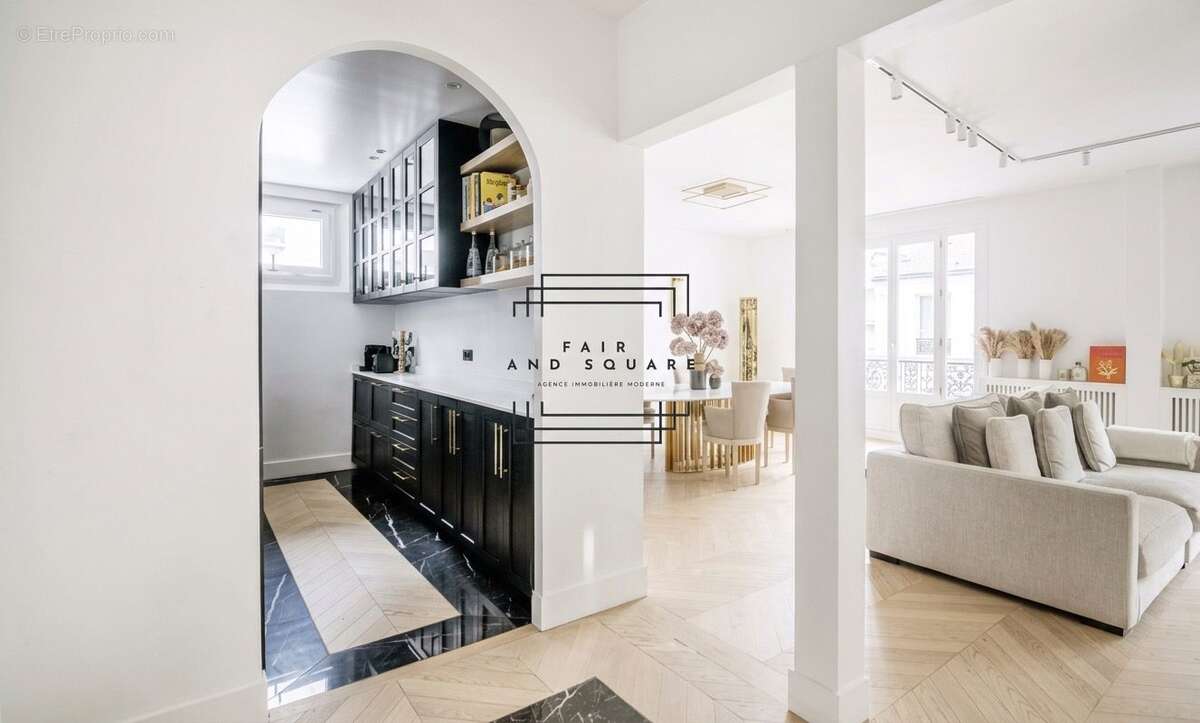 Appartement à NEUILLY-SUR-SEINE