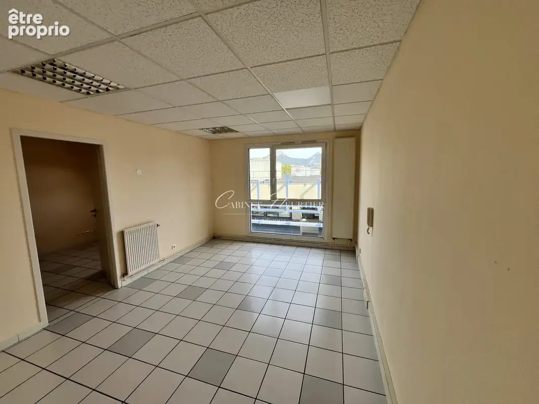 Commerce 59 m² à vendre à Echirolles (38130) - photo 3