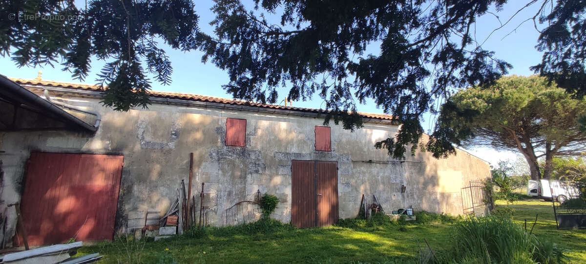 Maison à CHENAC-SAINT-SEURIN-D'UZET