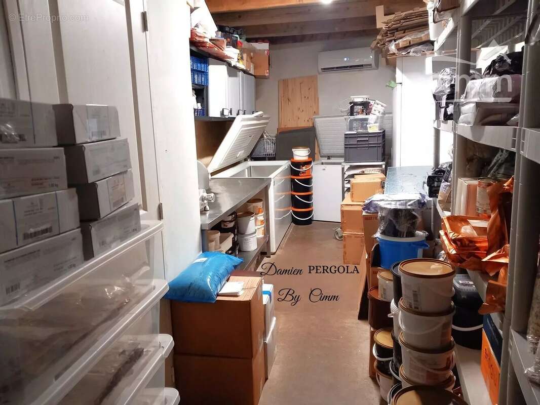 Commerce à MONTIGNAC