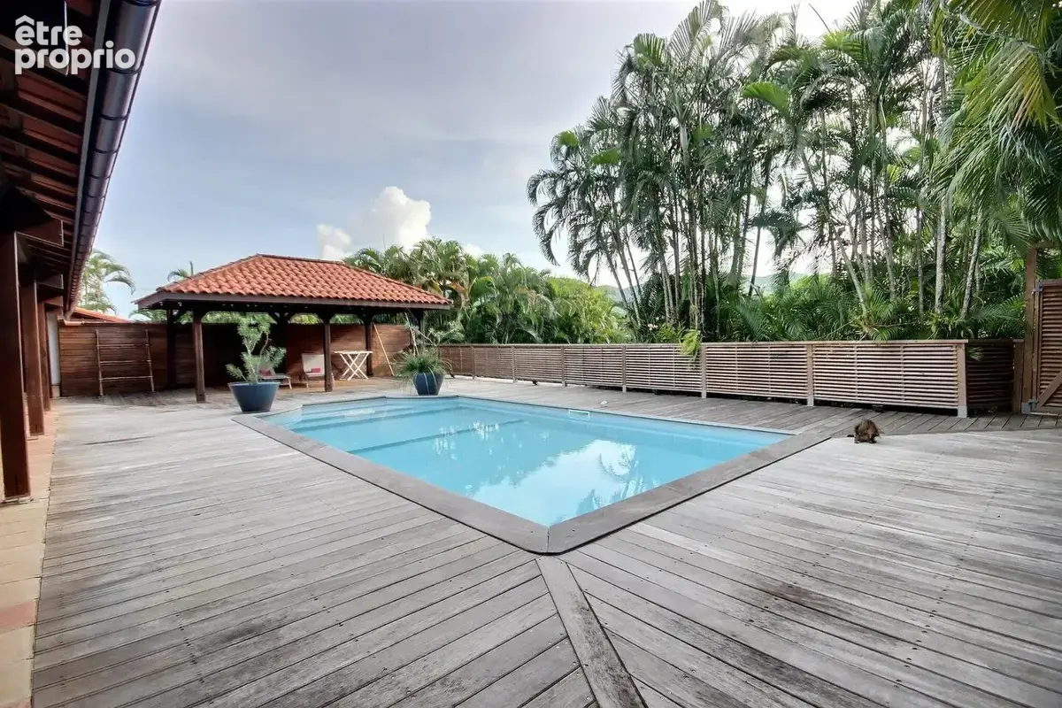 Maison 6 pièces 248 m² à vendre à Les Trois-Ilets (97229) - photo 2