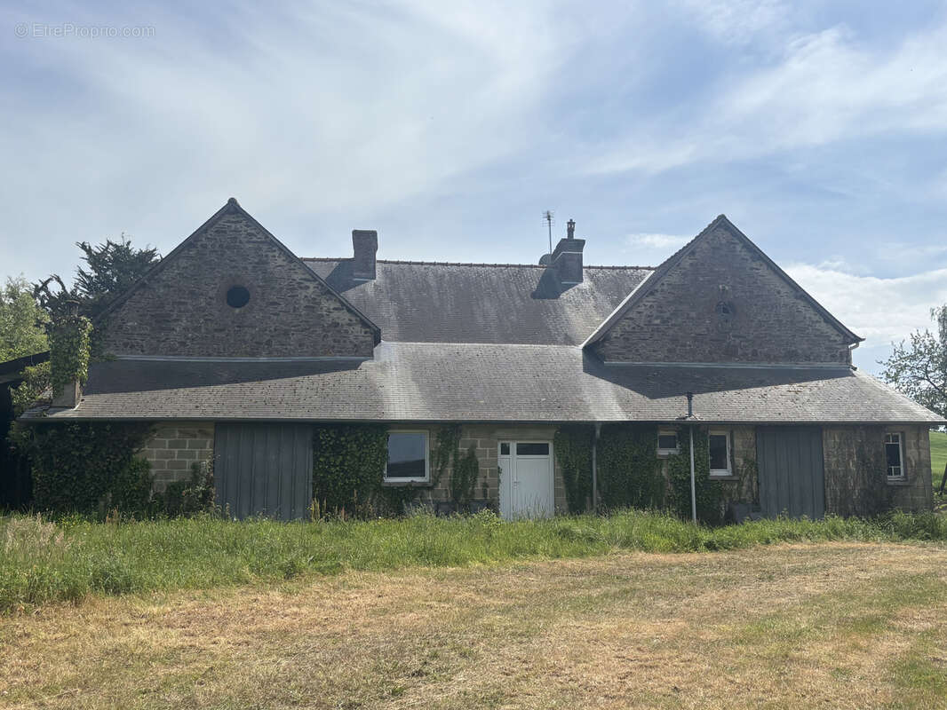 Ensemble immobilier de caractère avec dépendances à for potentiel - Bain de Bretagne - photo 3