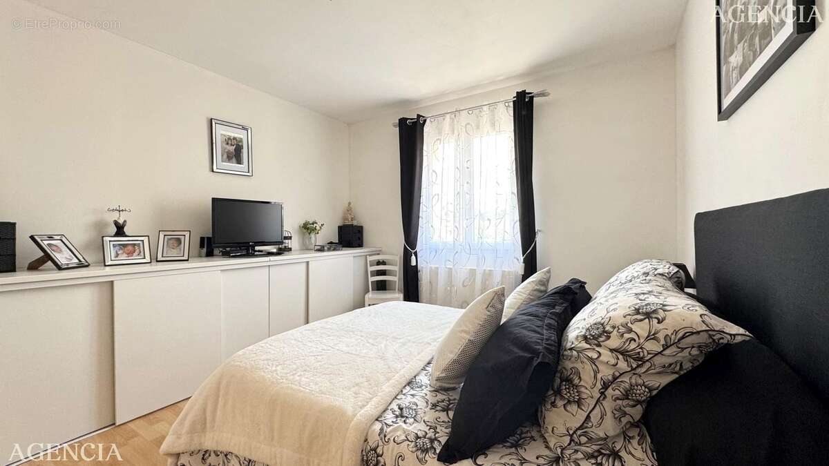 Maison à OZOIR-LA-FERRIERE