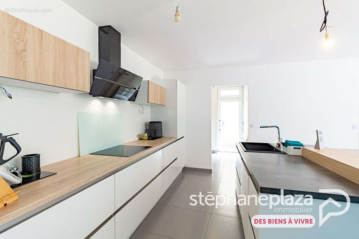Maison de village 139m² - 2 chambres + cave à St Trivier-sur-Moignans - photo 5