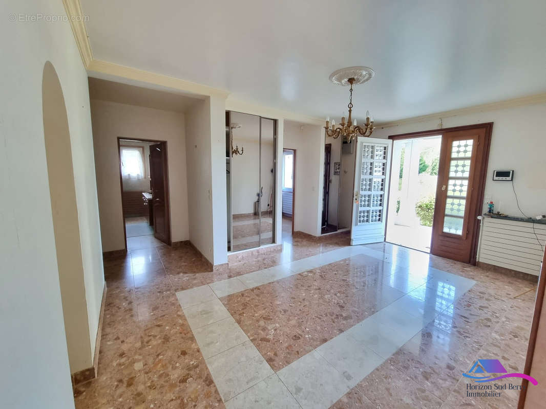 Hall d&#039;entrée - Maison à AIGURANDE