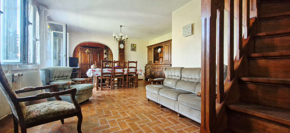 Maison à MAMIROLLE